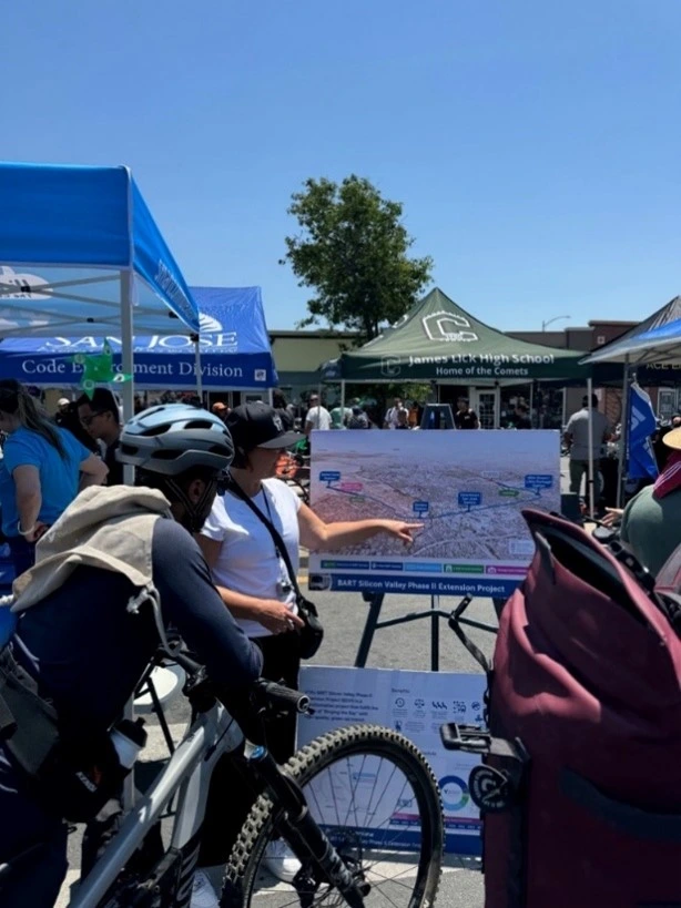 picture of team at Viva Calle connecting with community